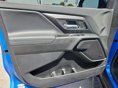 New 2025 Chevrolet Silverado EV LT image 18