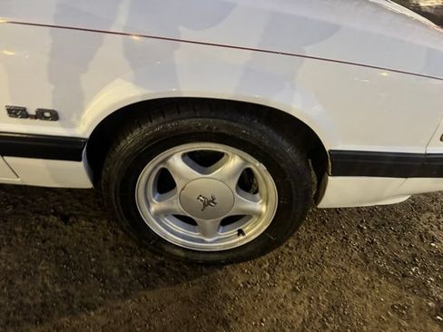 Used 1990 Ford Mustang LX RWD image 14