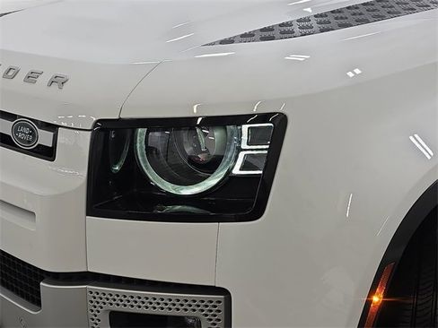 Used 2023 Land Rover Defender 130 SE image 31