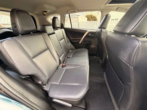 Used 2018 Toyota RAV4 Limited image 27