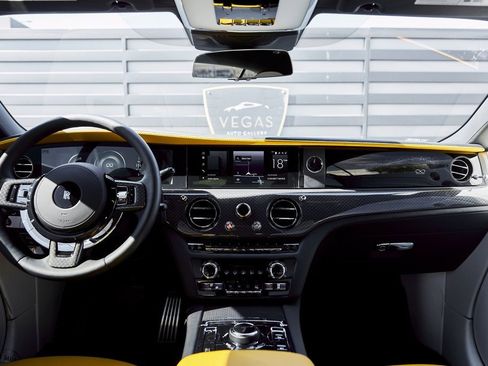 Used 2025 Rolls-Royce Spectre Black Badge image 43