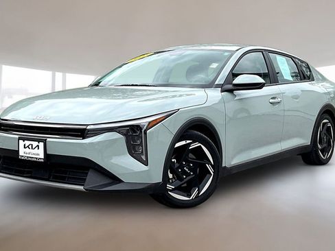 Certified 2025 Kia K4 EX FWD image 1