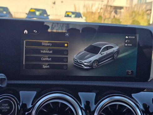 Used 2023 Mercedes-Benz CLA 35 AMG 4MATIC image 31