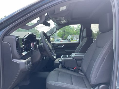 Used 2025 Chevrolet Silverado 1500 LT AWD/4WD image 10