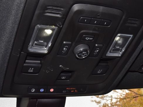 Used 2021 GMC Yukon AT4 w/ AT4 Premium Plus Package image 35