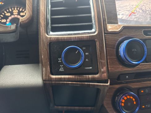 Used 2015 Ford F150 XLT w/ Equipment Group 302A Luxury image 30