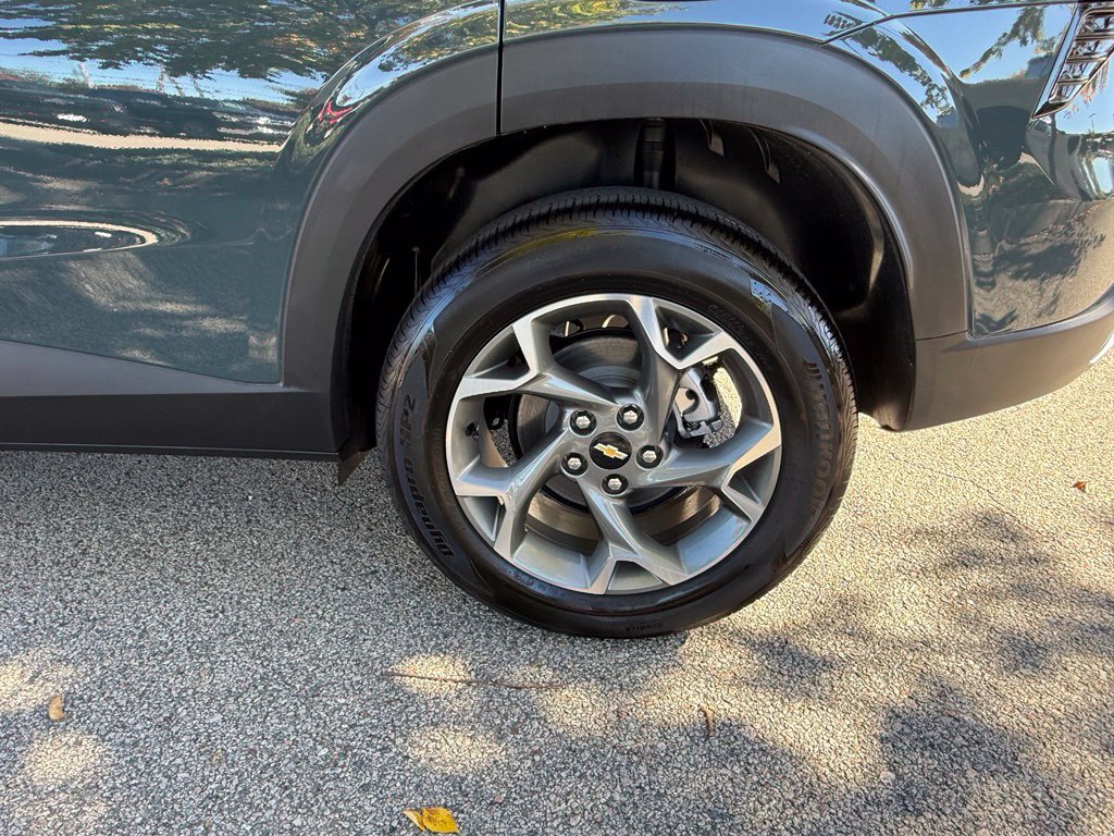 Used 2026 Chevrolet Trax LT w/ LT Convenience Package FWD image 30