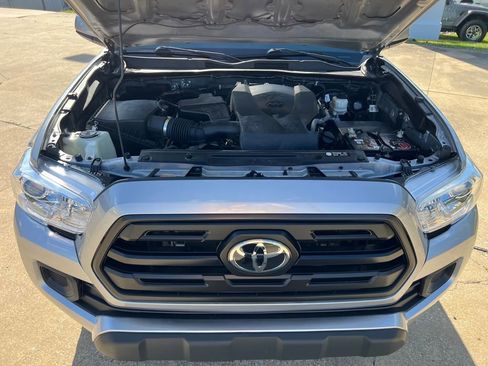 Used 2019 Toyota Tacoma SR w/ SR Convenience Package AWD/4WD image 18