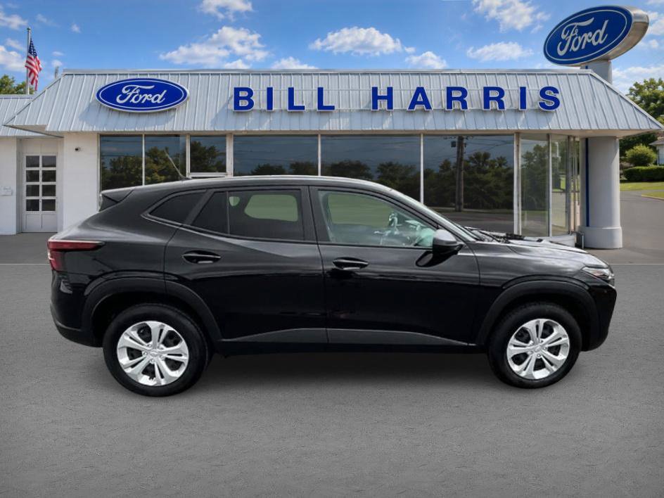 Used 2025 Chevrolet Trax LS w/ Driver Confidence Package FWD image 5