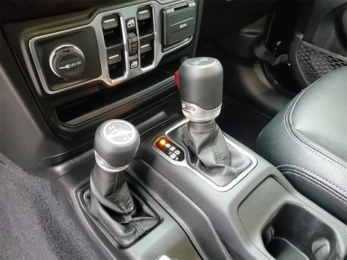 Used 2021 Jeep Wrangler Unlimited Sport image 19