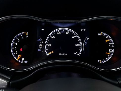 Used 2018 Jeep Grand Cherokee Altitude image 37