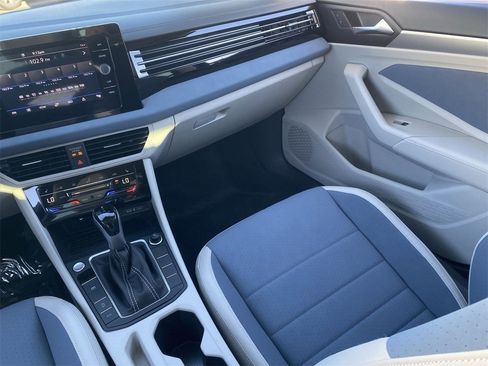 New 2026 Volkswagen Jetta SE image 12