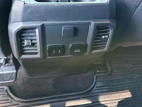 Used 2019 Ford F150 XLT w/ Equipment Group 302A Luxury AWD/4WD image 19