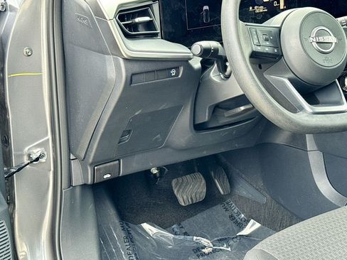 Used 2025 Nissan Kicks S FWD image 17