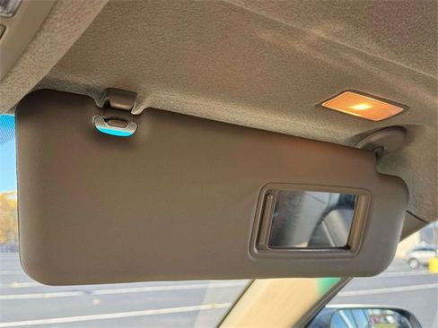 Used 2012 Toyota Highlander Limited image 32