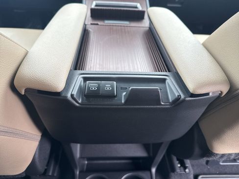 Certified 2024 Toyota Sienna XLE image 26