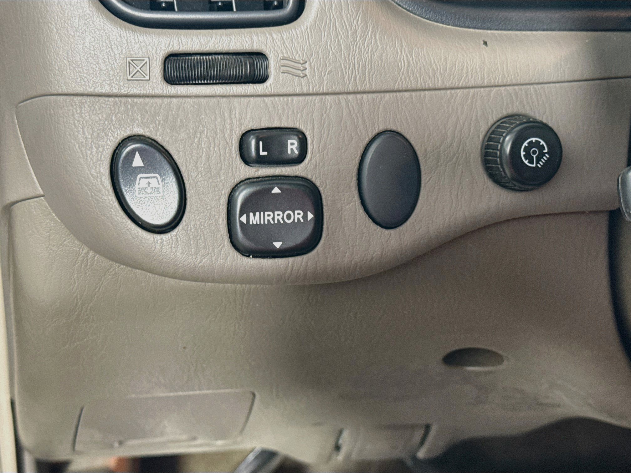 Used 2005 Toyota Tundra SR5 w/ All Weather Guard Pkg RWD image 10