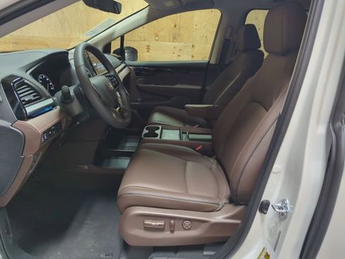 New 2026 Honda Odyssey Touring image 10