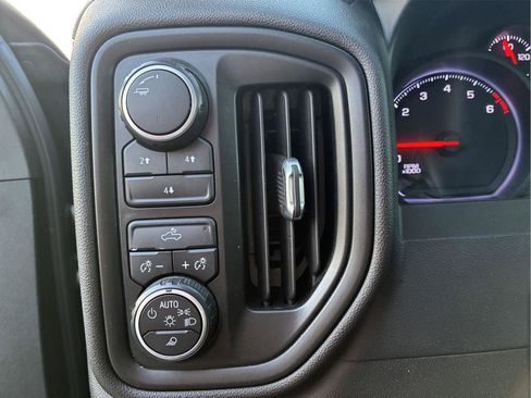 Used 2022 Chevrolet Silverado 2500 Custom w/ Custom Value Package image 20