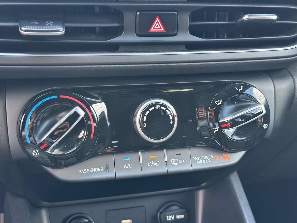 Certified 2023 Hyundai Kona SEL AWD/4WD image 21