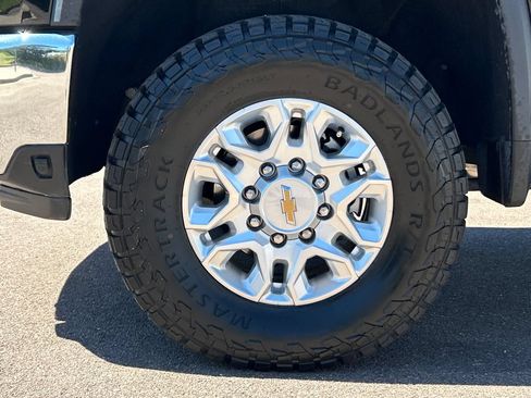 Used 2024 Chevrolet Silverado 2500 LTZ w/ LTZ Convenience Package AWD/4WD image 28