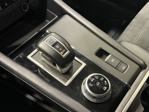 Used 2024 Mitsubishi Outlander SE image 18