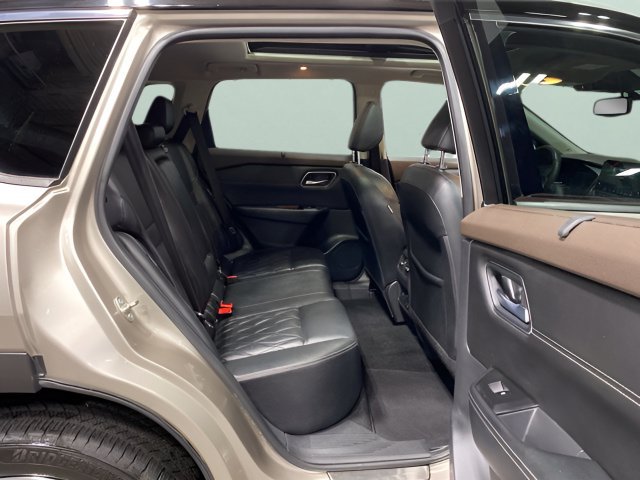 Used 2021 Nissan Rogue Platinum AWD/4WD image 27
