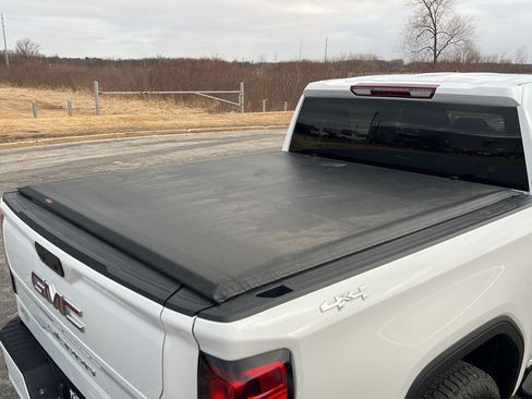 Used 2023 GMC Sierra 1500 Elevation image 38