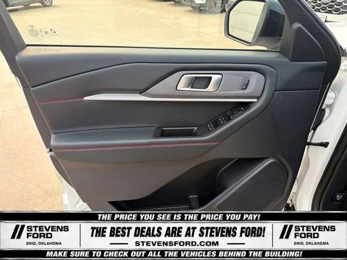 Used 2025 Ford Explorer ST-Line w/ ST-Line Street Pack AWD/4WD image 18