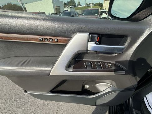Used 2016 Toyota Land Cruiser AWD/4WD image 19