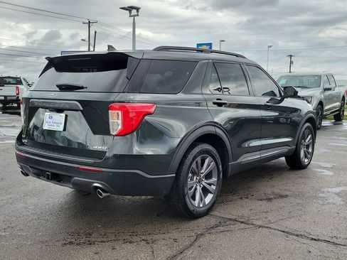 Certified 2022 Ford Explorer XLT w/ Equipment Group 202A image 4