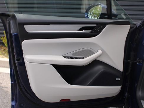 New 2025 Porsche Macan 4S Electric image 31