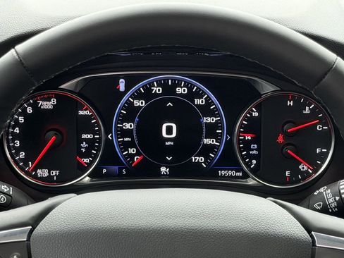 Used 2023 Chevrolet Traverse High Country FWD image 16
