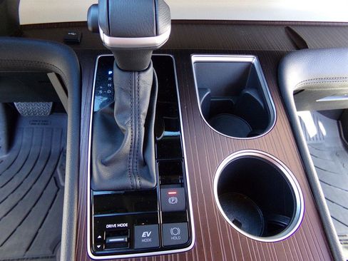 Used 2024 Toyota Sienna XLE image 41