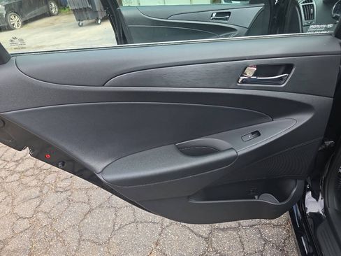 Used 2013 Hyundai Sonata SE FWD image 11
