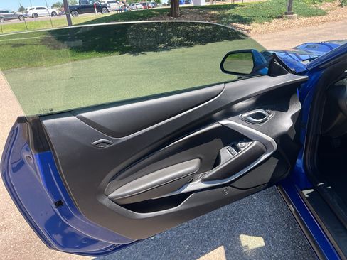 Used 2019 Chevrolet Camaro SS RWD image 12