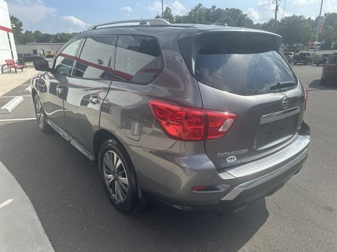 Used 2020 Nissan Pathfinder S AWD/4WD image 6