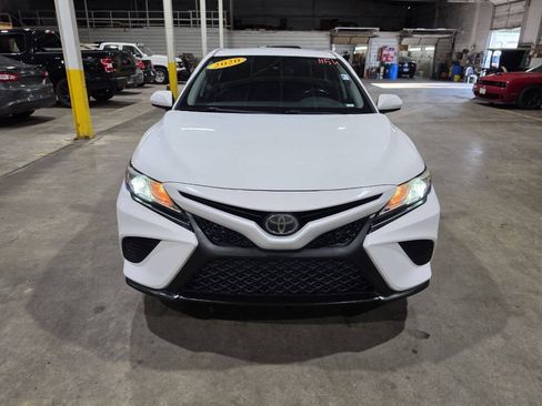 Used 2020 Toyota Camry SE FWD image 19