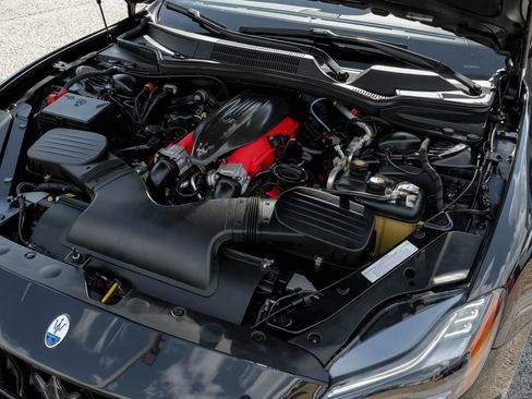 Used 2022 Maserati Quattroporte Trofeo image 61