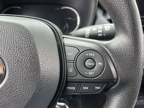 Used 2025 Toyota RAV4 LE image 31