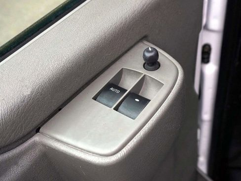 Used 2018 Chevrolet Express 3500 Extended w/ Driver Convenience Package image 14