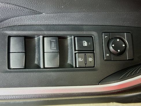 Used 2021 Toyota RAV4 XLE w/ XLE Grade Weather Package FWD image 19