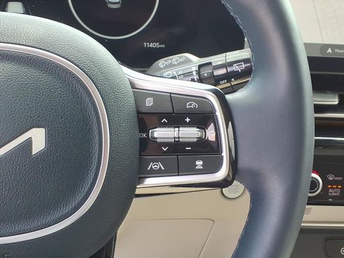 Used 2025 Kia Carnival SX Prestige FWD image 13