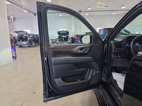 Used 2024 Chevrolet Tahoe High Country w/ Advanced Technology Package AWD/4WD image 24
