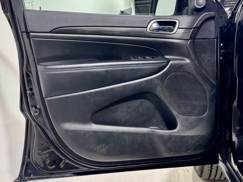 Used 2020 Jeep Grand Cherokee Laredo image 14