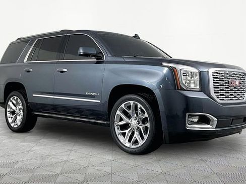 Used 2020 GMC Yukon Denali w/ Denali Premium Package AWD/4WD image 3