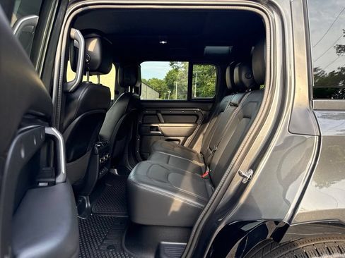 Certified 2025 Land Rover Defender 110 X-Dynamic SE AWD/4WD image 16