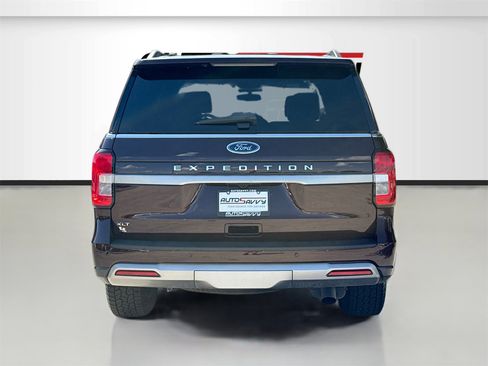 Used 2024 Ford Expedition XLT image 6