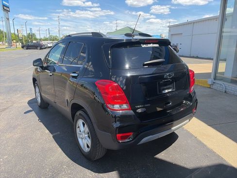 Used 2020 Chevrolet Trax LT w/ LT Convenience Package AWD/4WD image 10