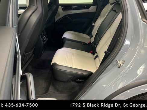 Used 2024 Porsche Cayenne S w/ Premium Package Plus (PP1) AWD/4WD image 22